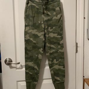 Gender Neutral joggers by Old Navy size L